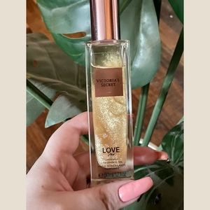 Victoria’s Secret ‘Love Star’ Body Oil